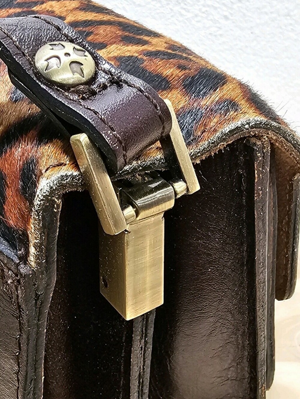 Patricia Nash Leopard Haircalf Crossbody/Shoulder - Picture 6 of 15